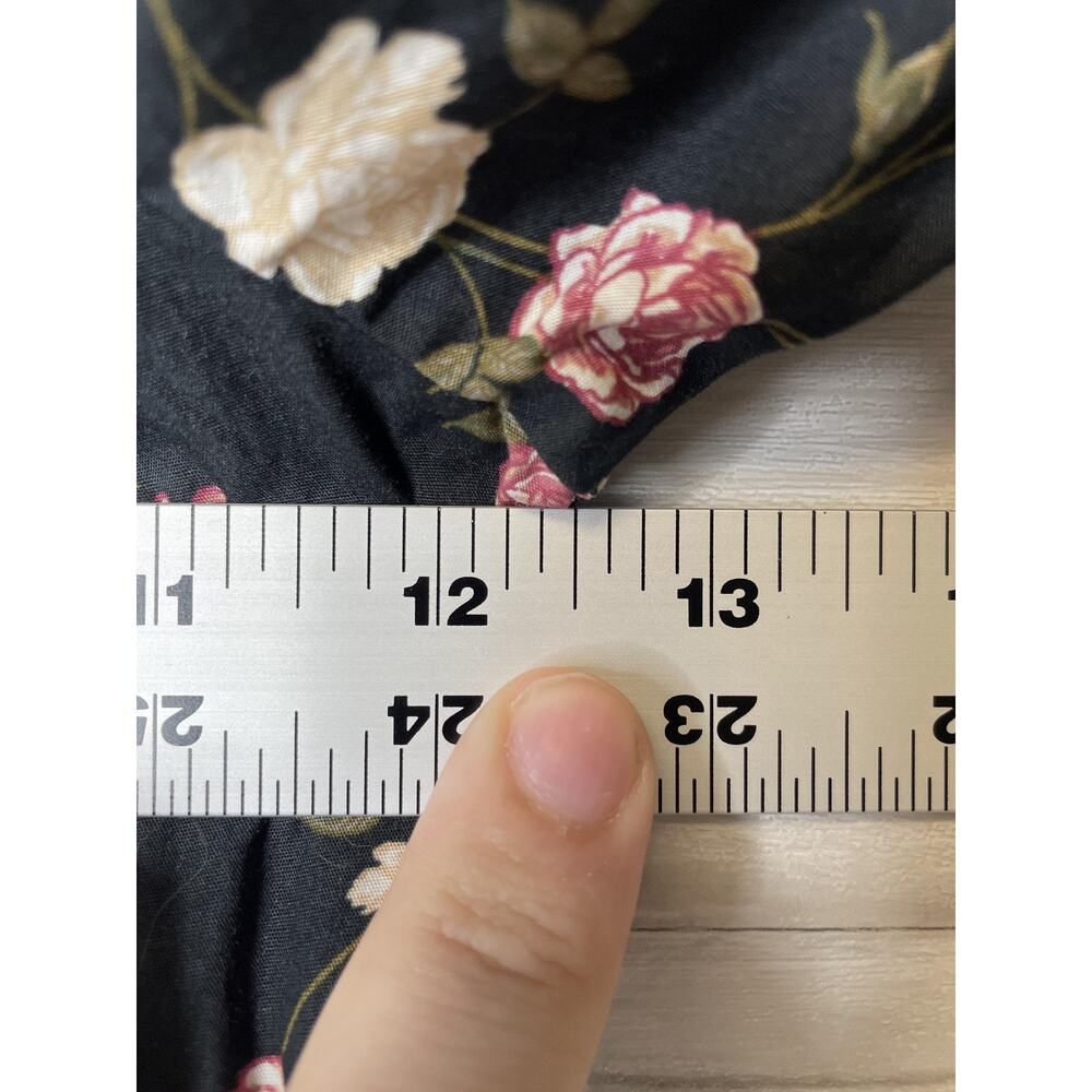 Celebrity Pink Blouse Womens Small Black Floral Puff Sleeve Smocked Peasant Top‎ - Picture 5 of 10